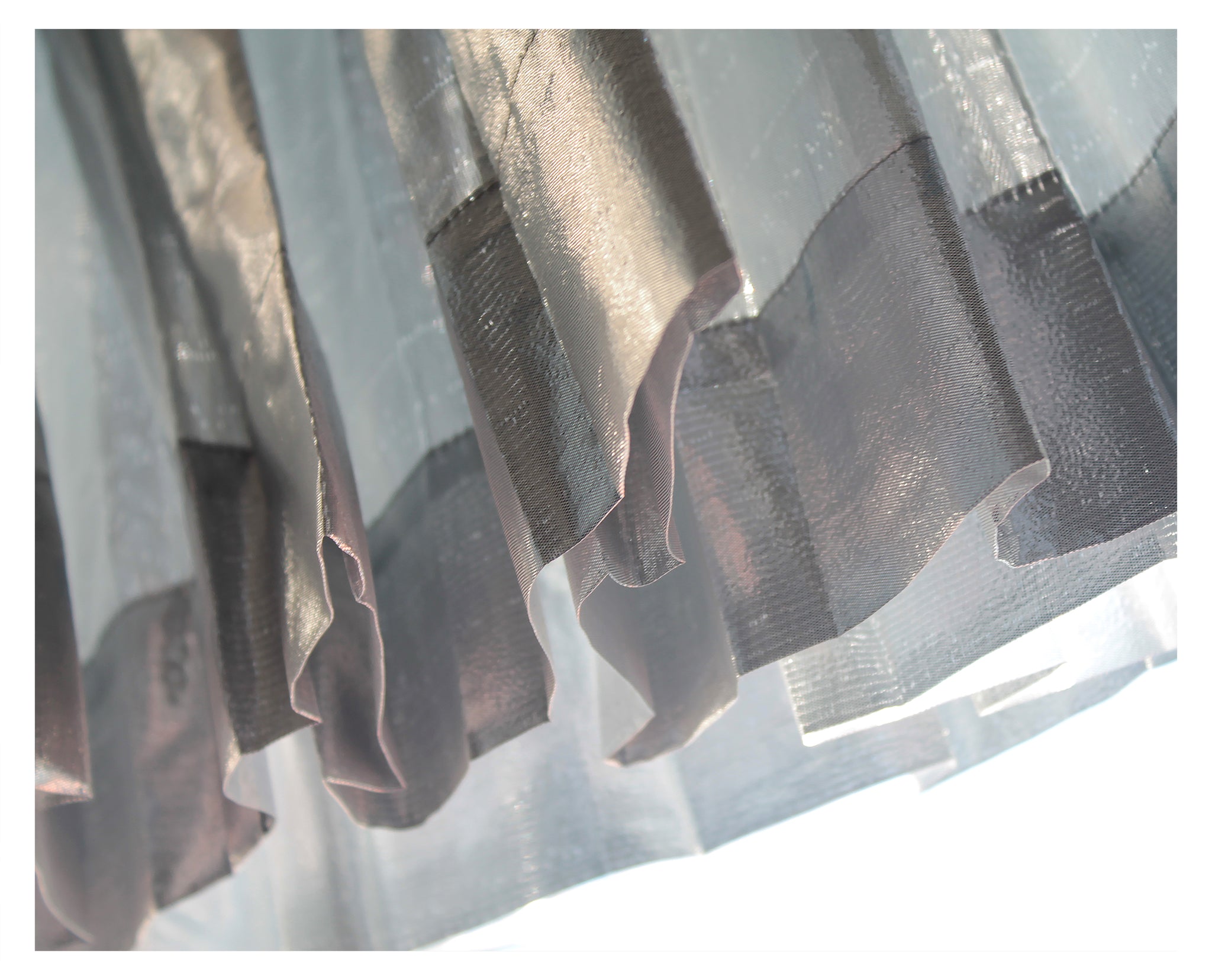 METALLIC SILVER LAME PLEATED SKIRT