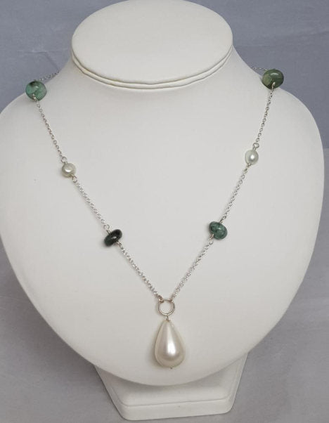 Mixtures of green necklace