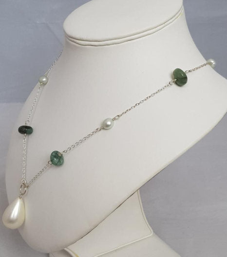 Mixtures of green necklace