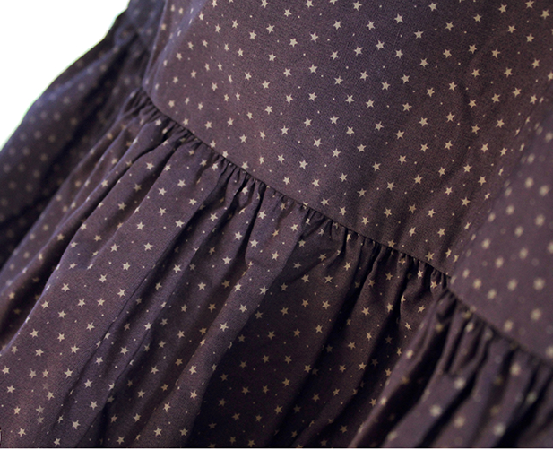 Loose cotton dress with wooden buttons